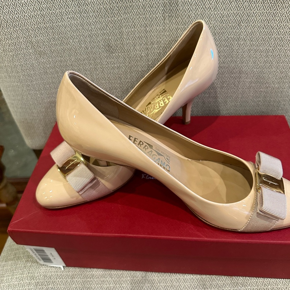 Salvatore Ferragamo Carla 70 7cm New Bisque Patent Calf - Picture 2 of 6